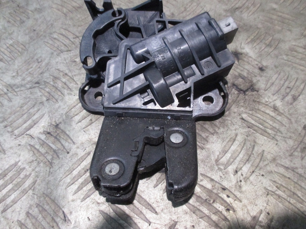 фото №4, Замок кришки багажника vw passat b6