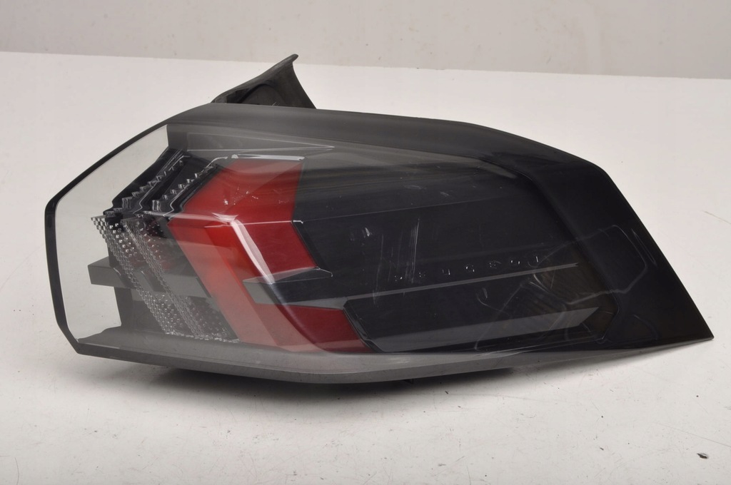 фото №1, Peugeot 2008 ii лампа права задня правий задня led