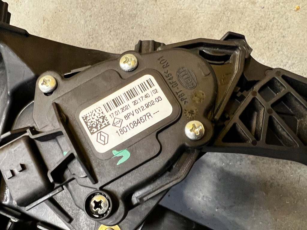 фото №8, Педали тормоза газа сцепления механическая коробка передач dacia duster ii 2