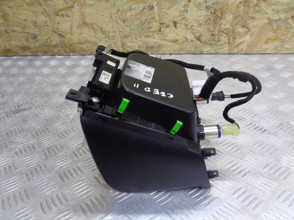 фото №6, Полиця бардачок консолі середній kia ceed 2 ii 2012- 84631-a2000 93310-a2000