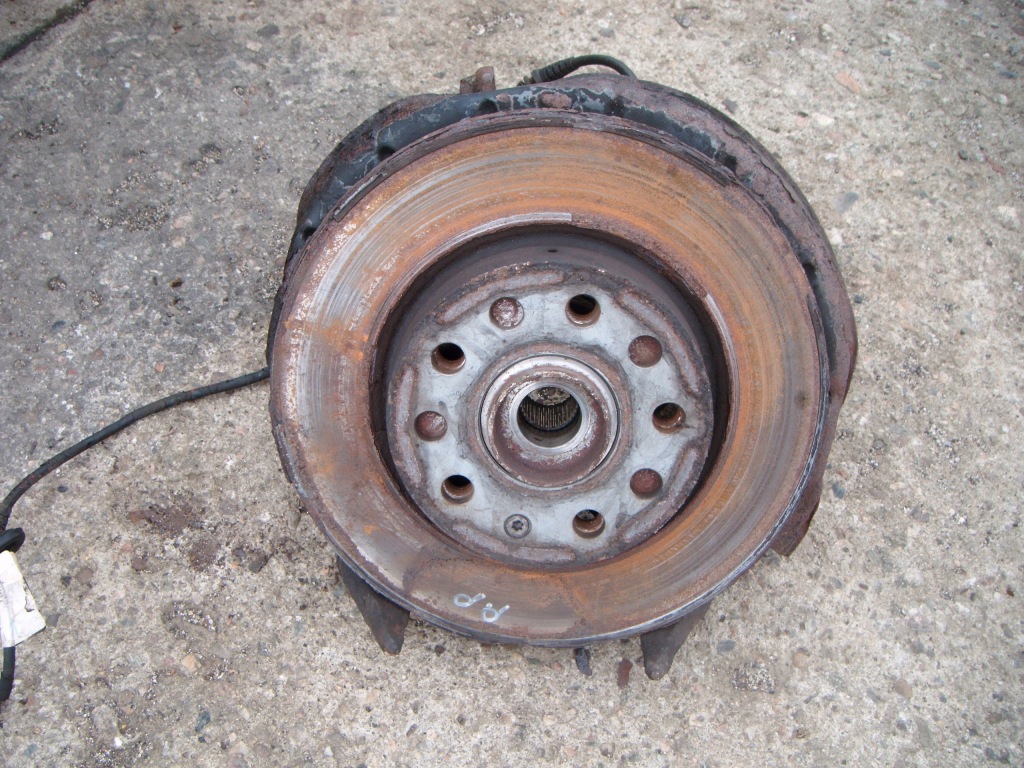 фото №1, Skoda octavia 2 ii 04- поворотный кулак правая передняя