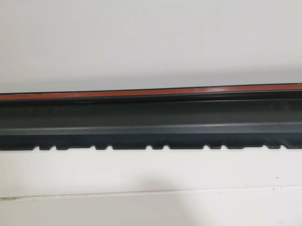 Audi a4 b9 8w allrod правый  порог накладка  порог 8w9853856e оригинал новая!!! Доставка