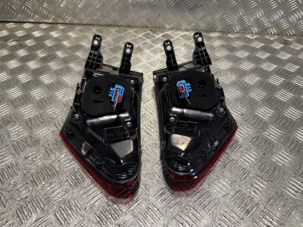 Фара задня ліва задні ліве vw touareg 3 3 760 рестайлінг  fl 760945207d 24r Ціна