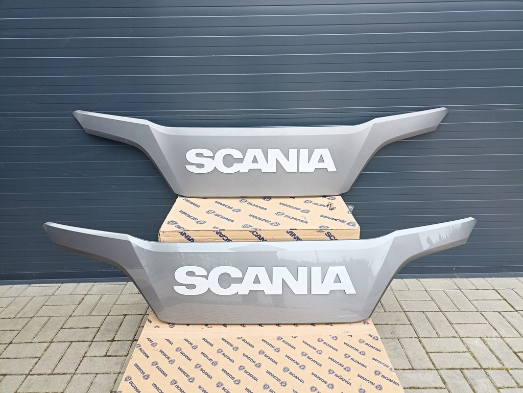 фото №1, Решітка радіатора надпис scania r s next gen 2542870 2752417