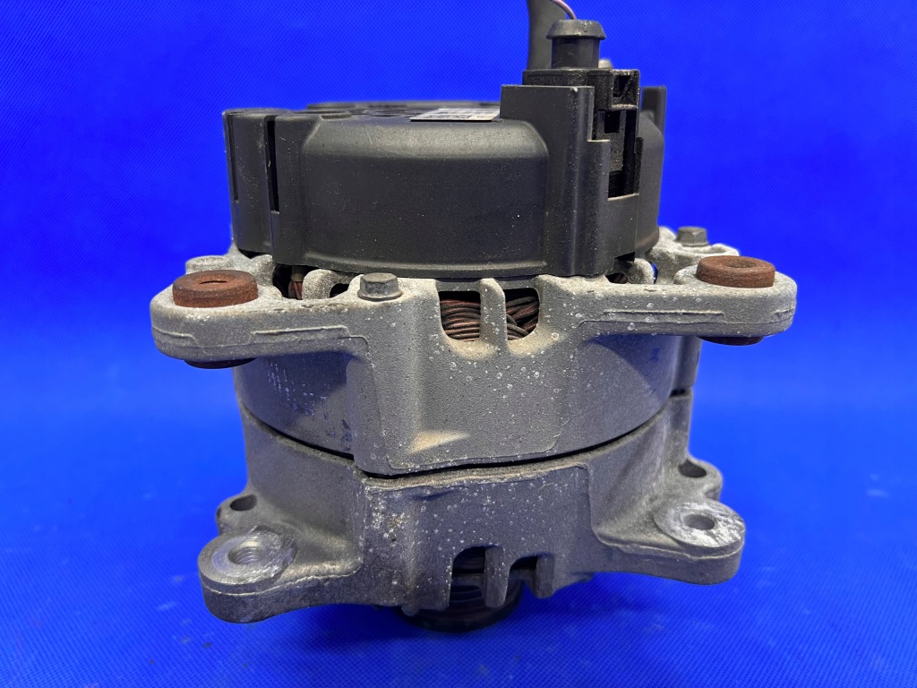 Audi a4 b8 a5 8t a6 c7 q5 8r 2.0 tdi генератор 180a 14v 03l903017b 41 в Украине