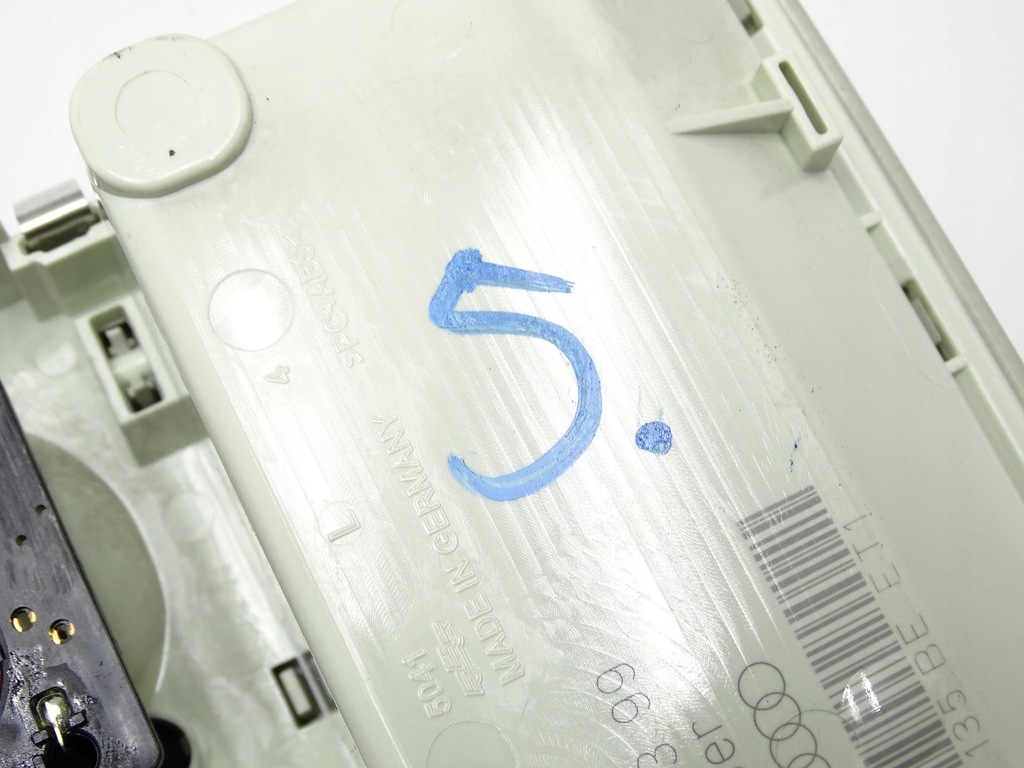 фото №10, Лампа освітлення кабіни 8t0947135be audi a4 b8 a5 8t