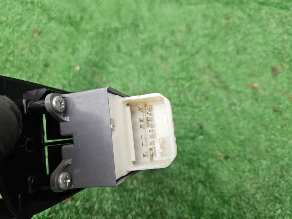 фото №6, Перемикач скло лівий перед toyota auris i e15 europa