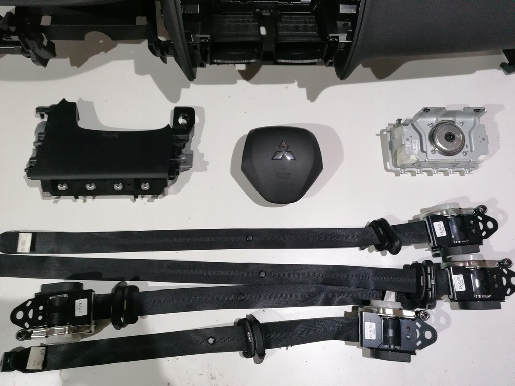 фото №5, Mitsubishi eclipse cross приборная панель консоль подушка безопасности ремни