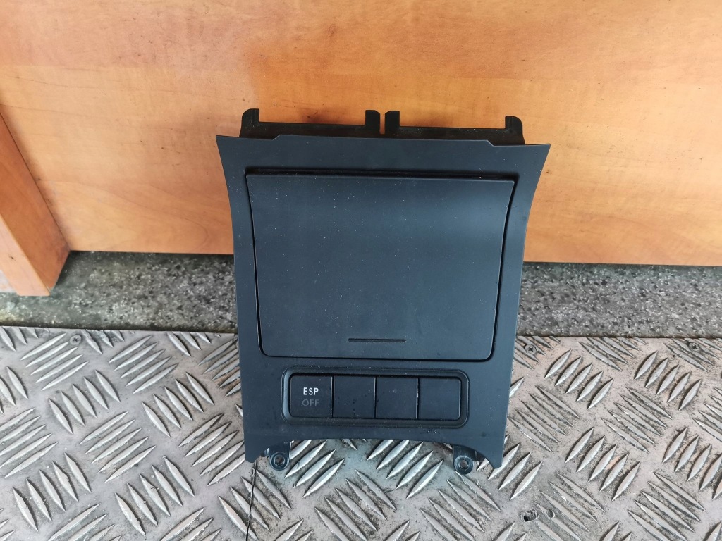 фото №1, Volkswagen оригинальный номер пепельница бардачок 1k0857961