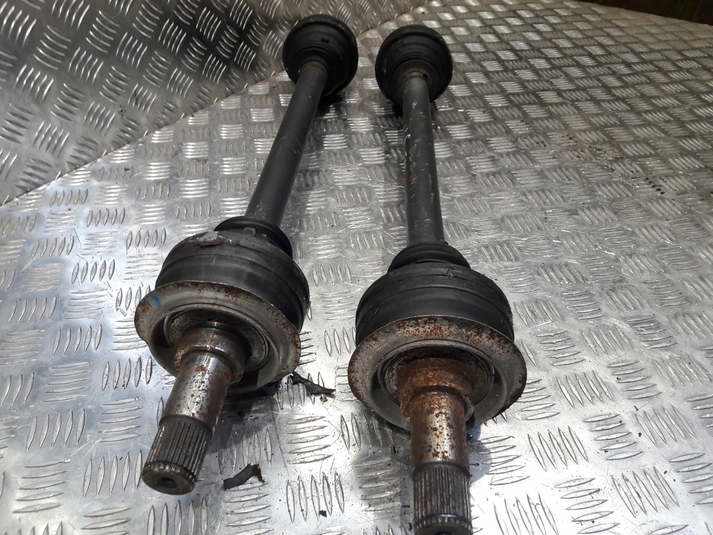 фото №8, Mercedes cls w218 2013r приводной вал задняя 19200km