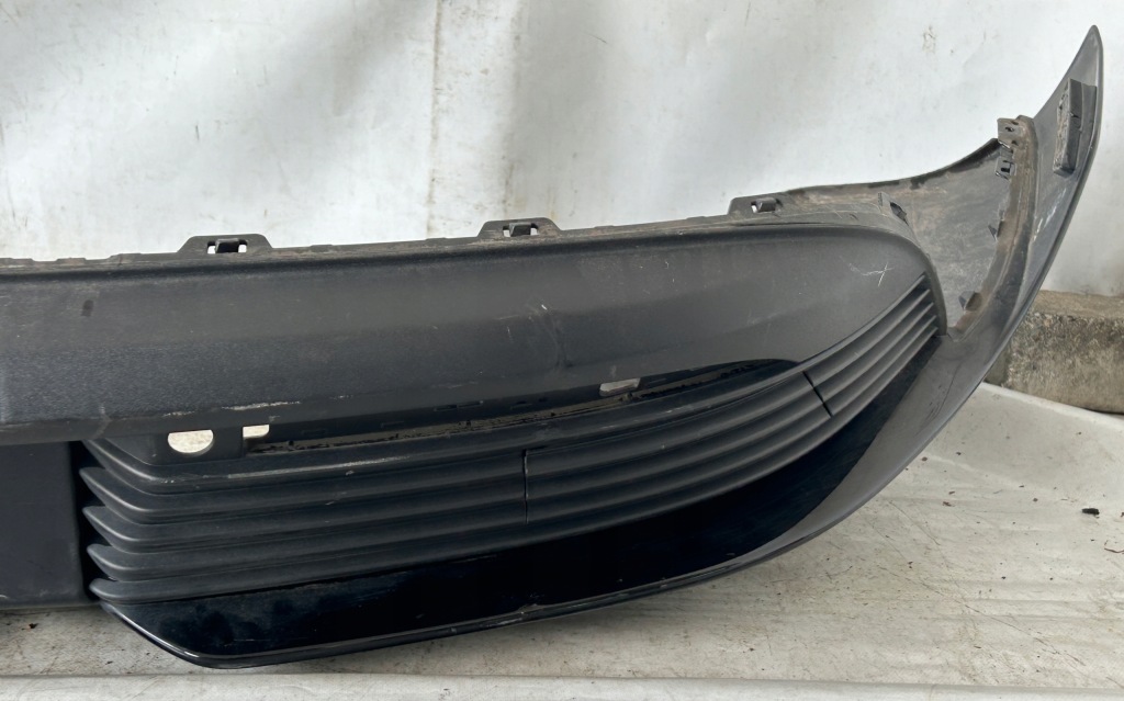 Спойлер бампера задняя porsche taycan 9j1807983m Киев