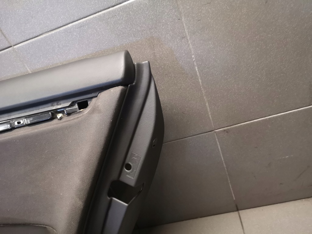 фото №5, Обшивка дверь правый задняя audi a4 b7 8e0867306