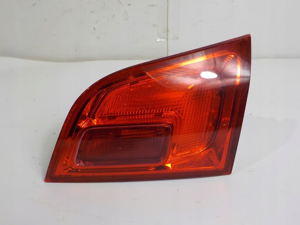 фото №1, Opel astra iv j kombi лампа w кришка права