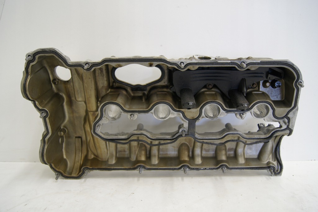 фото №8, Bmw f10 f11 4.4 550i крышка клапанов головки