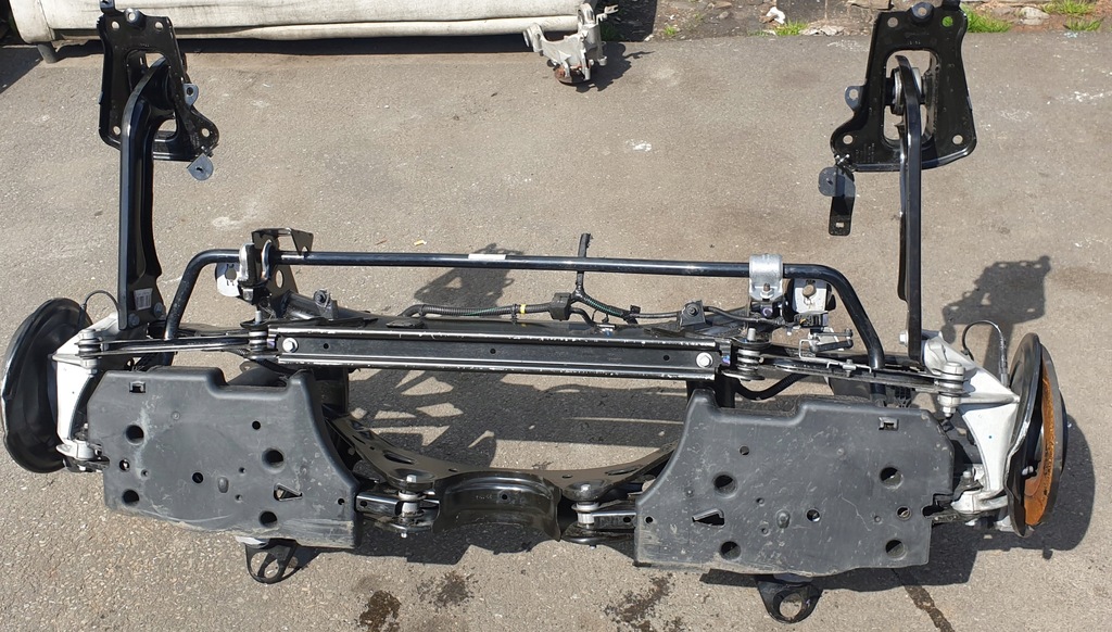 фото №10, Поворотний кулак задня права ліва volvo xc40 оригінальний номер 9tyś. km.