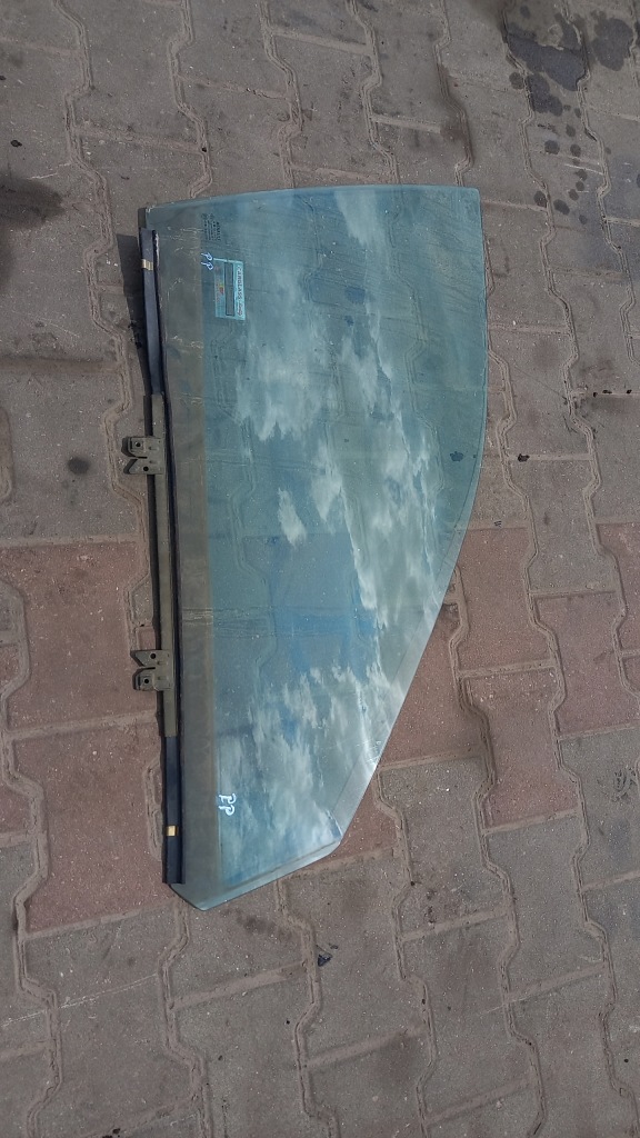 фото №1, Стекло правая перед renault laguna 96r