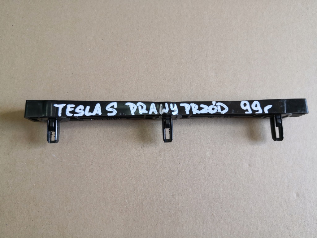 Tesla s кронштейн  правая  порог крыла перед 100369300 Цена