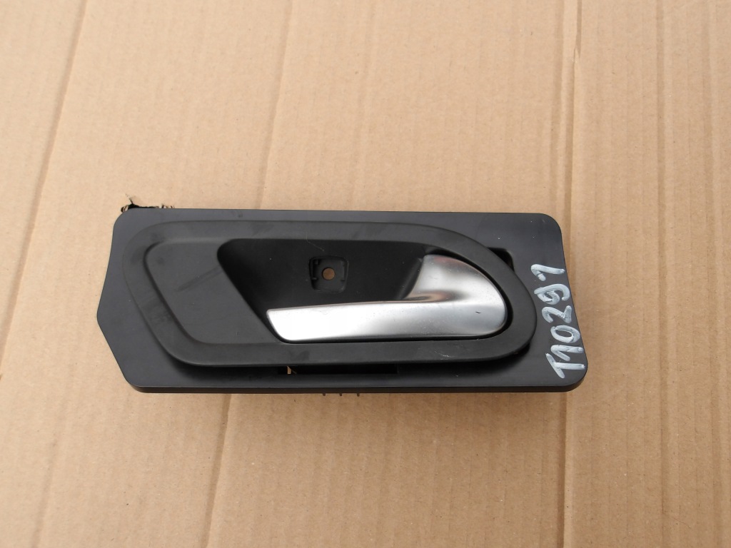 Купить Ручка внутренняя правый перед 1q0837198 vw eos