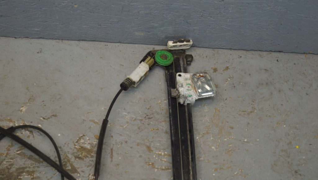 Peugeot 407 купе подъемник стекло левое  mh92 Доставка