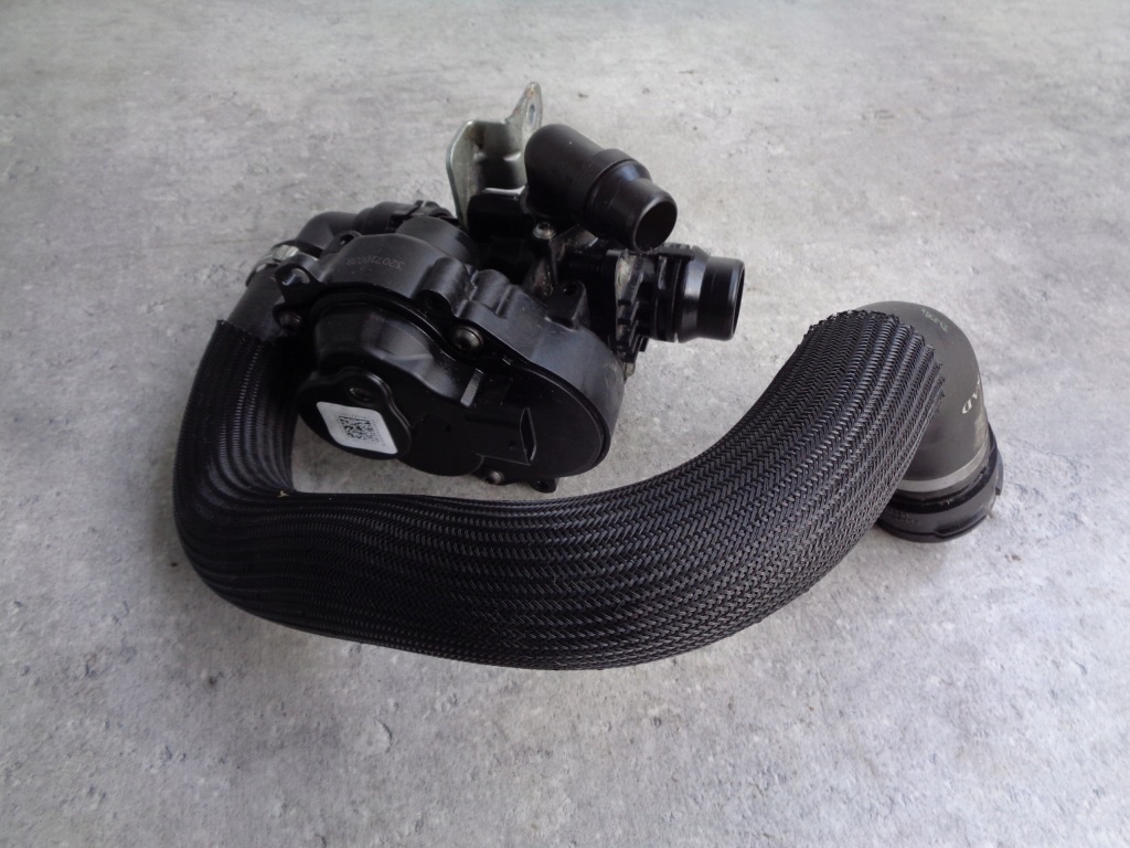 фото №1, Alfa romeo giulia stelvio помпа термостат дроссельная заслонка 2,0 tb