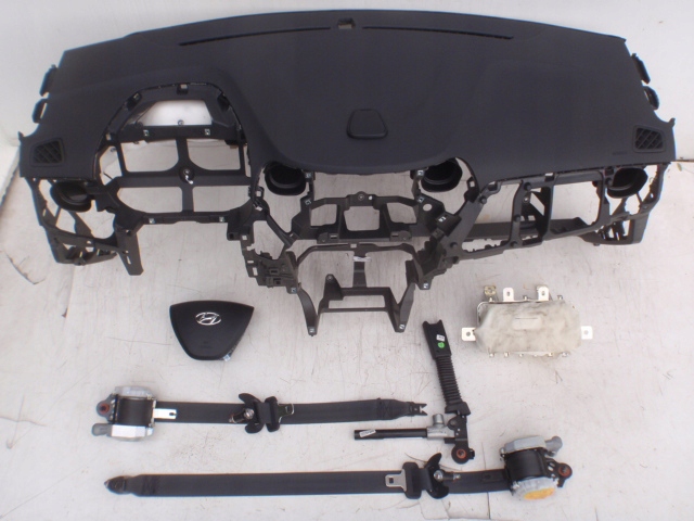 фото №1, Hyundai i10 приборная панель приборная панель консоль подушки безопасности ремни