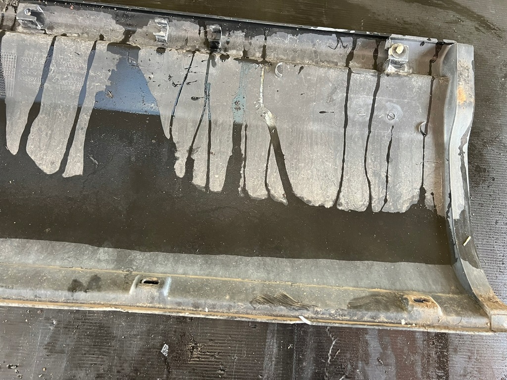 фото №8, Молдинг зовнішня бічна права правий задня 144cm iveco daily iv 4 504099694