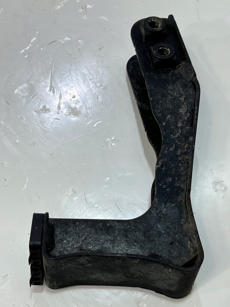 фото №1, Кронштейн правий audi a8 d4 4h0399634a