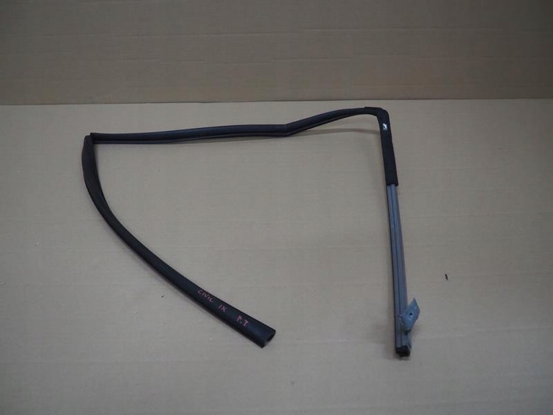 фото №1, Прокладка стекло дверь направляющая правый задняя honda civic ix