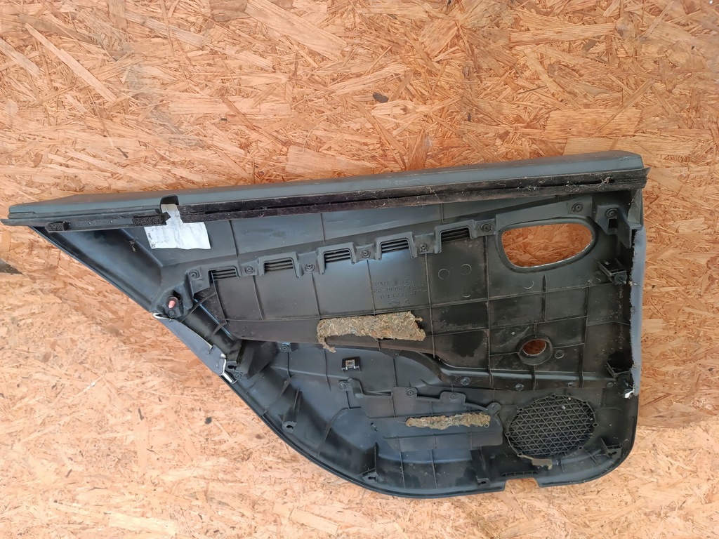 фото №10, 82978av700 nissan primera p10 p12 обшивка правий задня оббивка