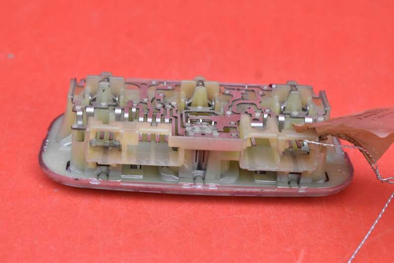 фото №4, Лампа освітлення салону перед 9680713880 citroen berlingo 2 ii 08-12