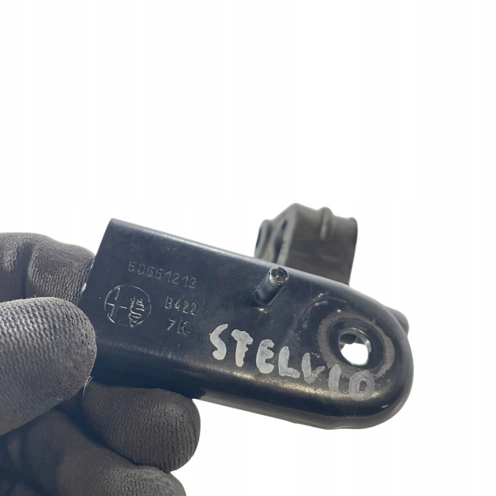 фото №6, Alfa romeo stelvio 2019 кронштейн / кронштейн глушителя