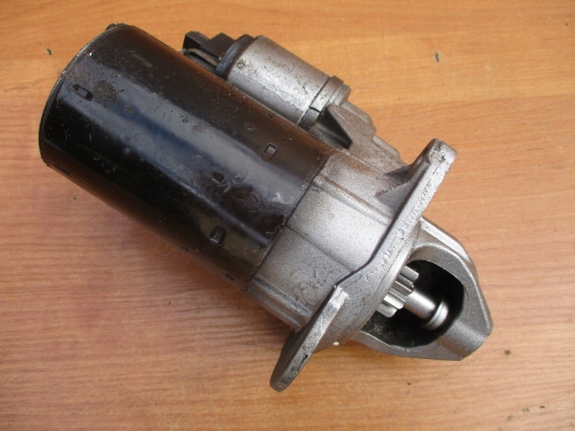Opel corsa d e 1.2 a12xer 1.4 a14xer 1.4 turbo стартер 55566800 lux Зі Шроту