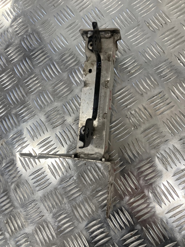 фото №1, Кронштейн зона деформации левая toyota rav4 v 19-