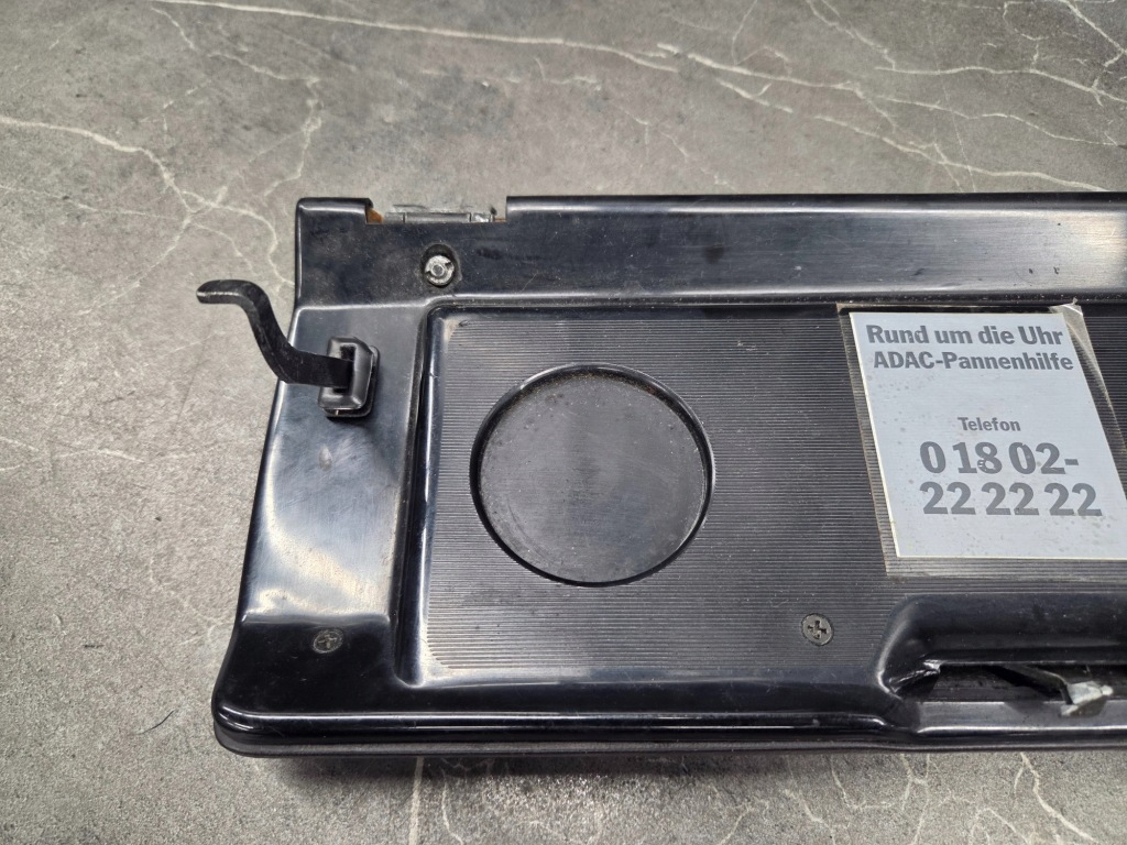 Крышка бардачка mercedes w123 чёрные Киев