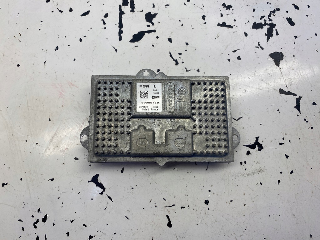фото №1, Peugeot 3008 перетворювач модуль led 90089469