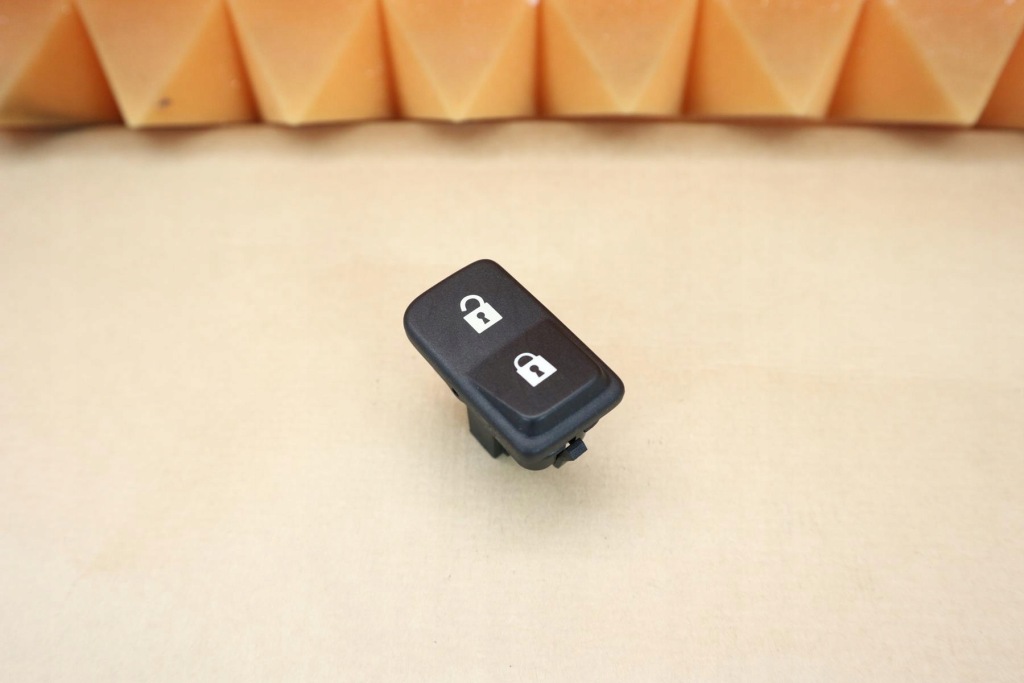 фото №1, Volvo v50 s40 перемикач закривання двері