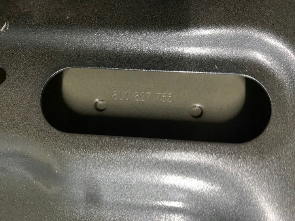 фото №11, Audi q3 8u крышка багажника задняя крышка багажника 8u0827755 оригинал