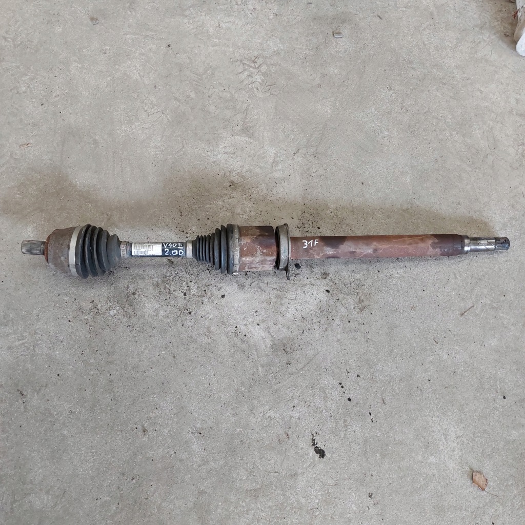 Купити Volvo v40 2 2,0d 2014 привідний вал права довга p31325962