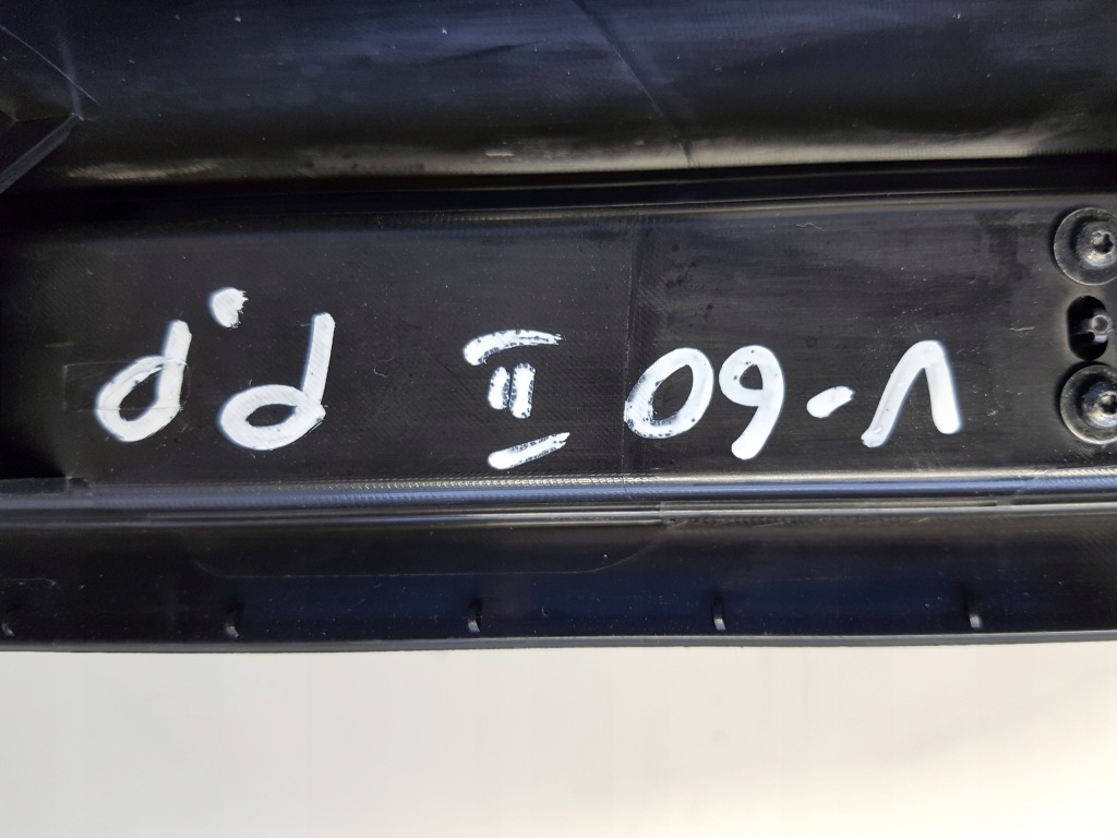 фото №7, Volvo v60 ii накладка молдинг поріг права ліва