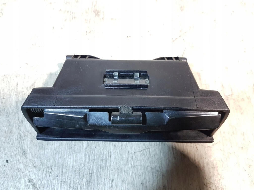 фото №2, Попільничка toyota corolla ix