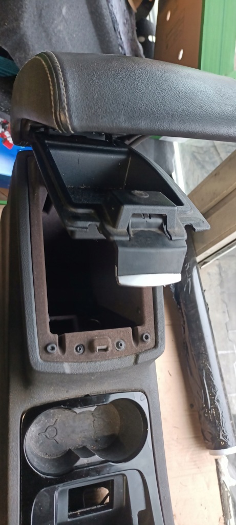 S-max mk1 galaxy mk3 06-14r підлокітник комплектний  європа Доставка