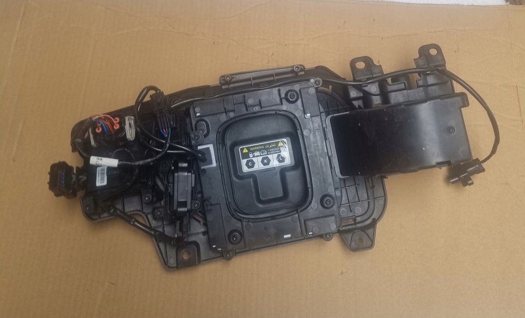 фото №8, Hyundai kona electric lift крышка заглушка разъём зарядки 86340-k4aa0