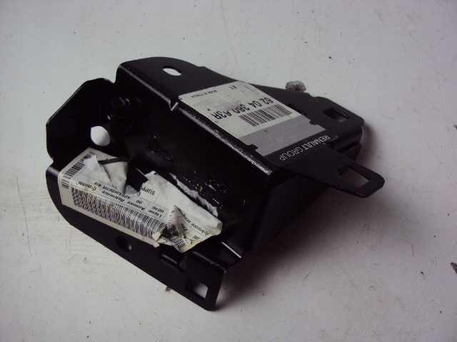 фото №1, Кронштейн крыла правого renault zoe 2013-