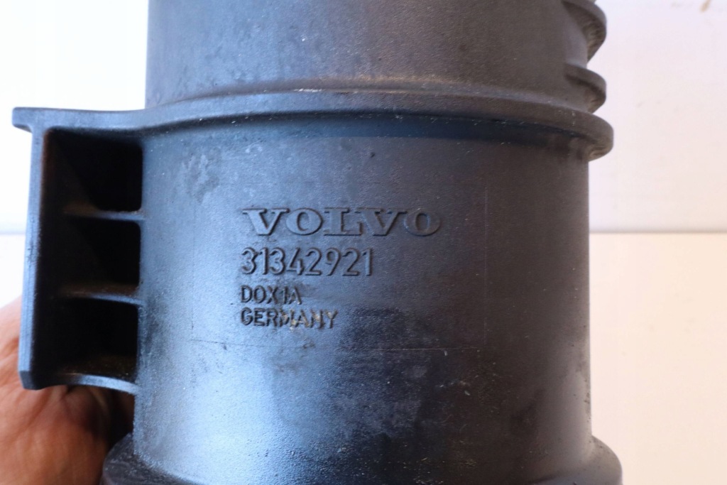 Корпус фільтра пального volvo v60 2013 d5244t12 оригінальний номер 31342921 Недорого