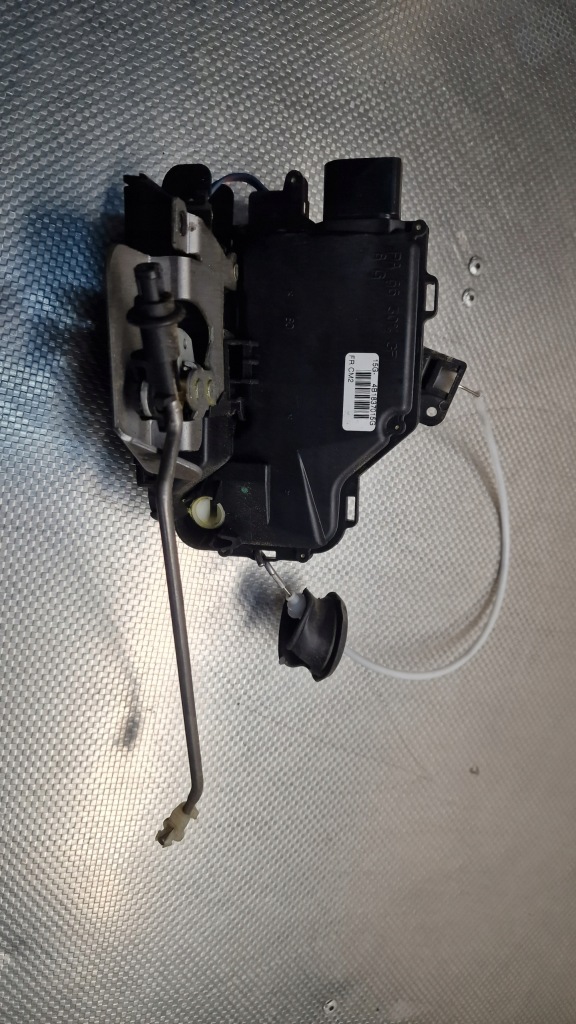 фото №1, Audi a4 b6 замок дверь левый перед 4b1837015g