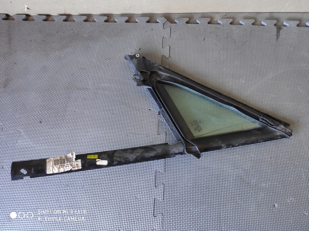 фото №1, Стекло кузовная треугольник panamera 970