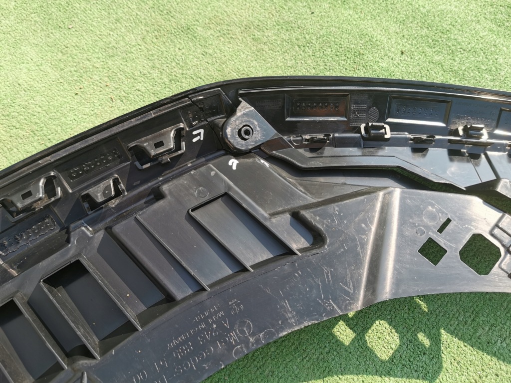 Mercedes eqb w243 захист накладка поперечина передній a2438855100 Зі Шроту