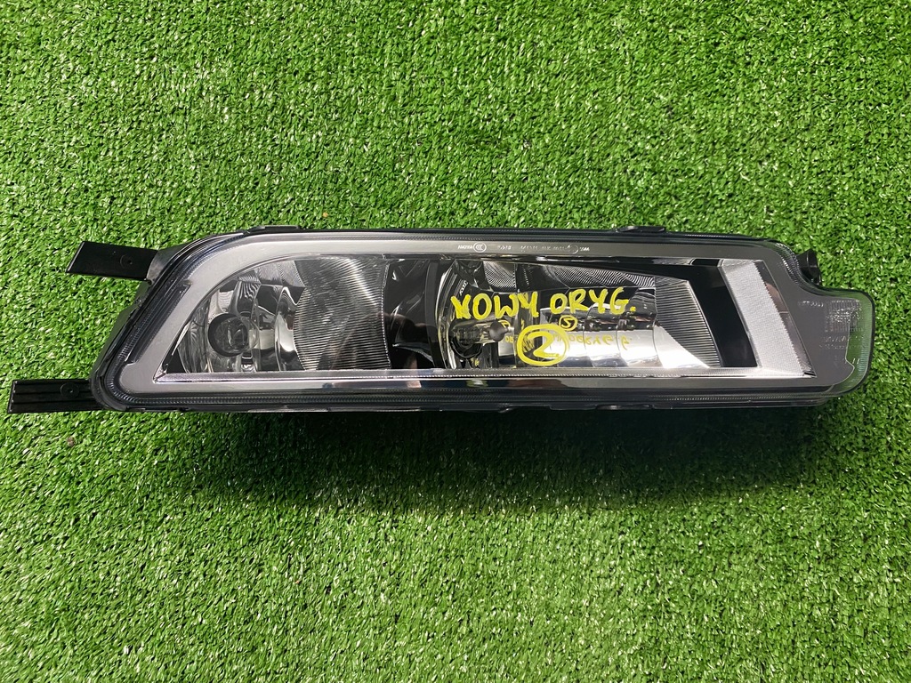 фото №1, Passat b8 противотуманная фара новый оригинальный hella