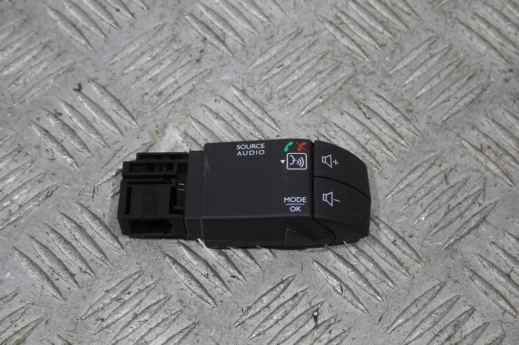 фото №1, Рычаг радио sandero stepway 2 ii lift