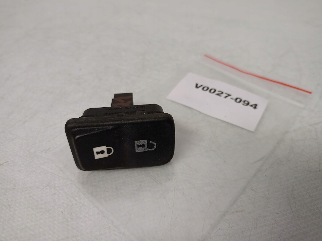 Купить Кнопка блокировка дверь левый перед volvo v50